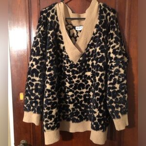 Ava & Viv fuzzy leopard sweater